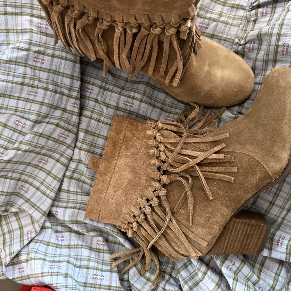 Sbicca Tan Fringe Heeled Boots 8.5 nice!